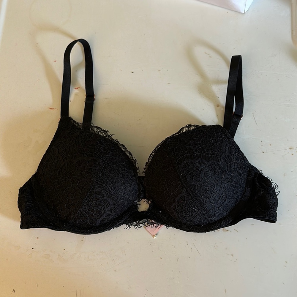 Victoria’s Secret Push-Up Bra 32B